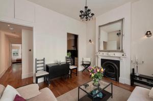 A charming apartment in Central London with private terrace