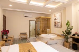 Love Luxury Hotel Vườn Lài