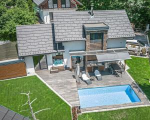 Cassa Midas by the forest 