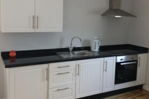 Apartment - Sleeps 2 - Wood Fire - Parking