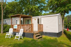 Happy Camp mobile homes in Camping Sènia Cala Canyelles