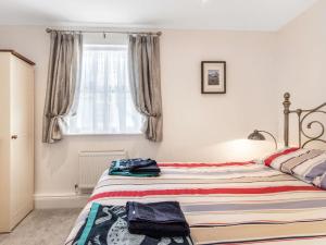 2 Bed in Tenby FB115