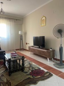 Cozy New Cairo Stay - Steps from garden 8