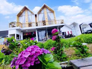 Dieng Hebat Villa & Glamping