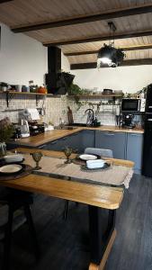 Карпатське Hygge котедж для двох з чаном-джакузі у горах