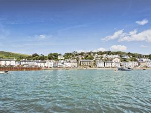 2 Bed in Aberdovey DY004