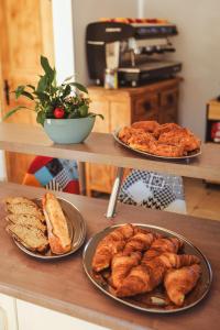 Gîte de charme -14 personnes - piscine chauffée - Clécy