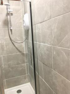 AwayOnBusiness Spacious Detached Highfield House