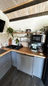 Карпатське Hygge котедж для двох з чаном-джакузі у горах