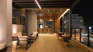 Piscina, gym y cowork cerca de la Zona Corporativa