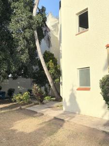 Wayside Beach Apartments