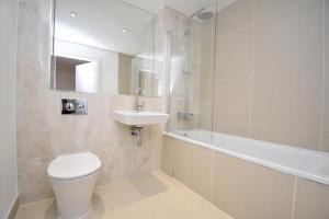 luxurious Room with City Views