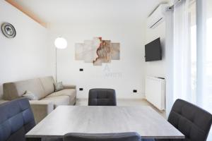 Sunshine Apt - 350m dal Lago con Piscina