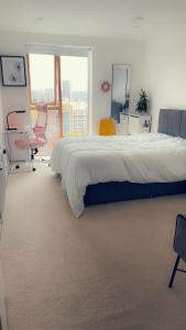 luxurious Room with City Views