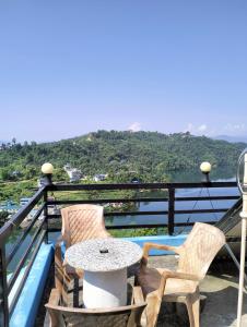 Hotel bright moon lake