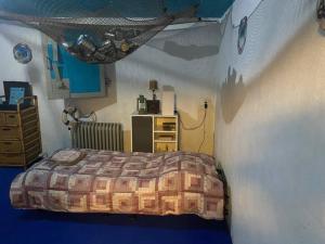 Sea Boat Room - No Windows