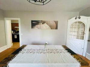 Style and Charm 2BR apt Monthly Discount