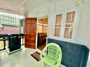 Yepplo Holiday Home - Traditional 2BHK Wooden House - Laban, Shillong