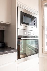 Bright & Comfy 79m2 2BR Apartment with Sauna and Balcony