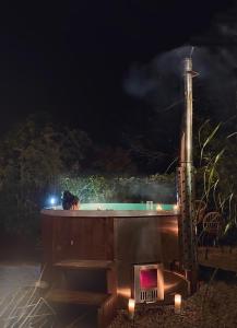 Romantic Cottage - Private Hot Tub - Sauna - Beach access