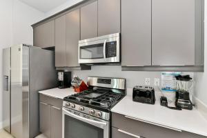 Spacious Condo Near Disney With Resort & Waterpark Access - B52-105