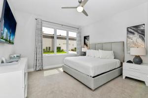 Spacious Condo Near Disney With Resort & Waterpark Access - B52-105