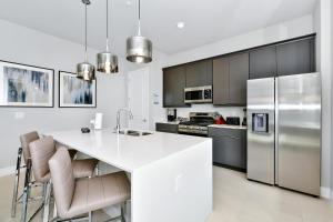 Urban Condo Near Disney With Resort & Waterpark Access - B28-118