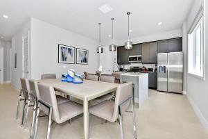 Urban Condo Near Disney With Resort & Waterpark Access - B28-118