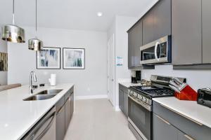 Urban Condo Near Disney With Resort & Waterpark Access - B28-118