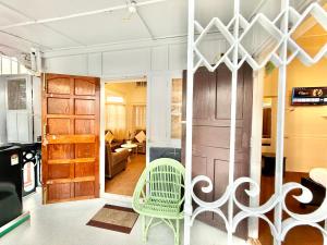 Yepplo Holiday Home - Traditional 2BHK Wooden House - Laban, Shillong