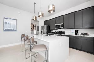 Comfy Condo Retreat Near Disney With Resort & Waterpark Access - B35-100