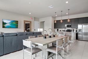 Cozy Condo Near Disney With Waterpark & Resort Access - B43 - 143