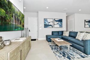 Trendy Condo Near Disney With Resort & Waterpark Access - B22-113