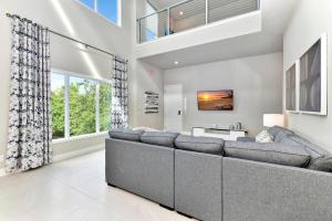 Modern Condo Near Disney With Resort & Waterpark Access - B31-234