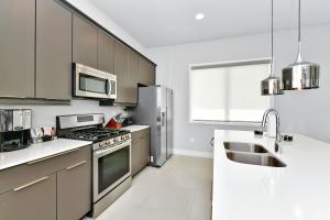 Urban Condo Near Disney With Resort & Waterpark Access - B2-108