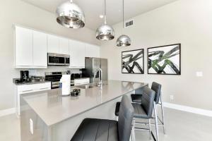 Snug Condo Near Disney With Resort & Waterpark Access - B45-237