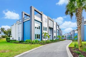 Stylish Peaceful Condo Near Disney With Resort & Waterpark Access - B50-111