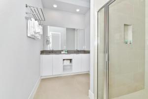 Stylish Peaceful Condo Near Disney With Resort & Waterpark Access - B50-111