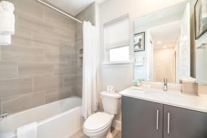 Chic And Cozy Townhouse Near Disney With Resort & Waterpark Access - 824Dr