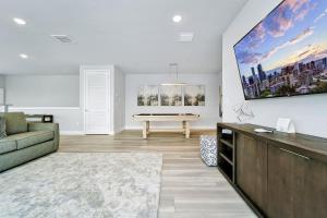 Sleek Condo With Pool Table Near Disney And Resort & Waterpark Access - B1-202