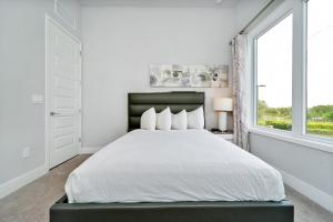 Sleek Condo With Pool Table Near Disney And Resort & Waterpark Access - B1-202