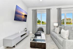 Homey Condo Hideaway Near Disney With Resort & Waterpark Access - B44-141