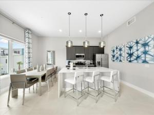 Upscale Condo With Foosball Table Near Disney With Resort & Waterpark Access - B20-223