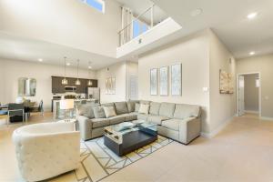 Charming Condo Near Disney With Resort & Waterpark Access - B28-216