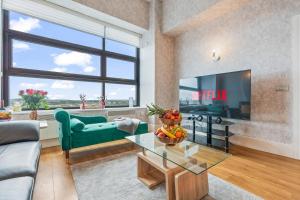 Brindley Apartment - City Centre - Free Parking, Fast Wifi and Smart TV by Yoko Property