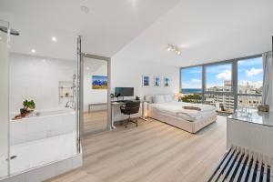 Stunning Ocean View Private Residence at The Setai - 2002