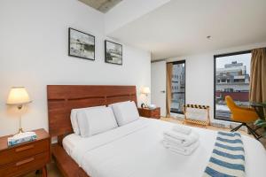 Chic Hideaway - Downtown Hotspot