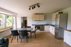 Ruhige Auszeit am Ortsrand - modern und gemütlich