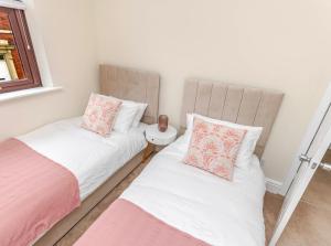 Cosy city centre home - Wi-Fi - Free Parking