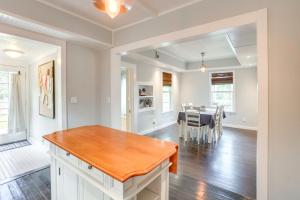 Less Than 1 Mi to Downtown Fort Myers Tranquil Retreat